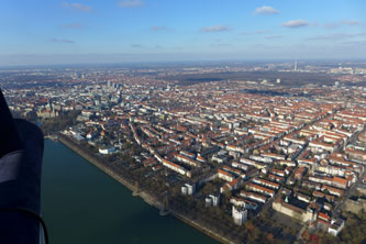 Im März über dem Maschsee